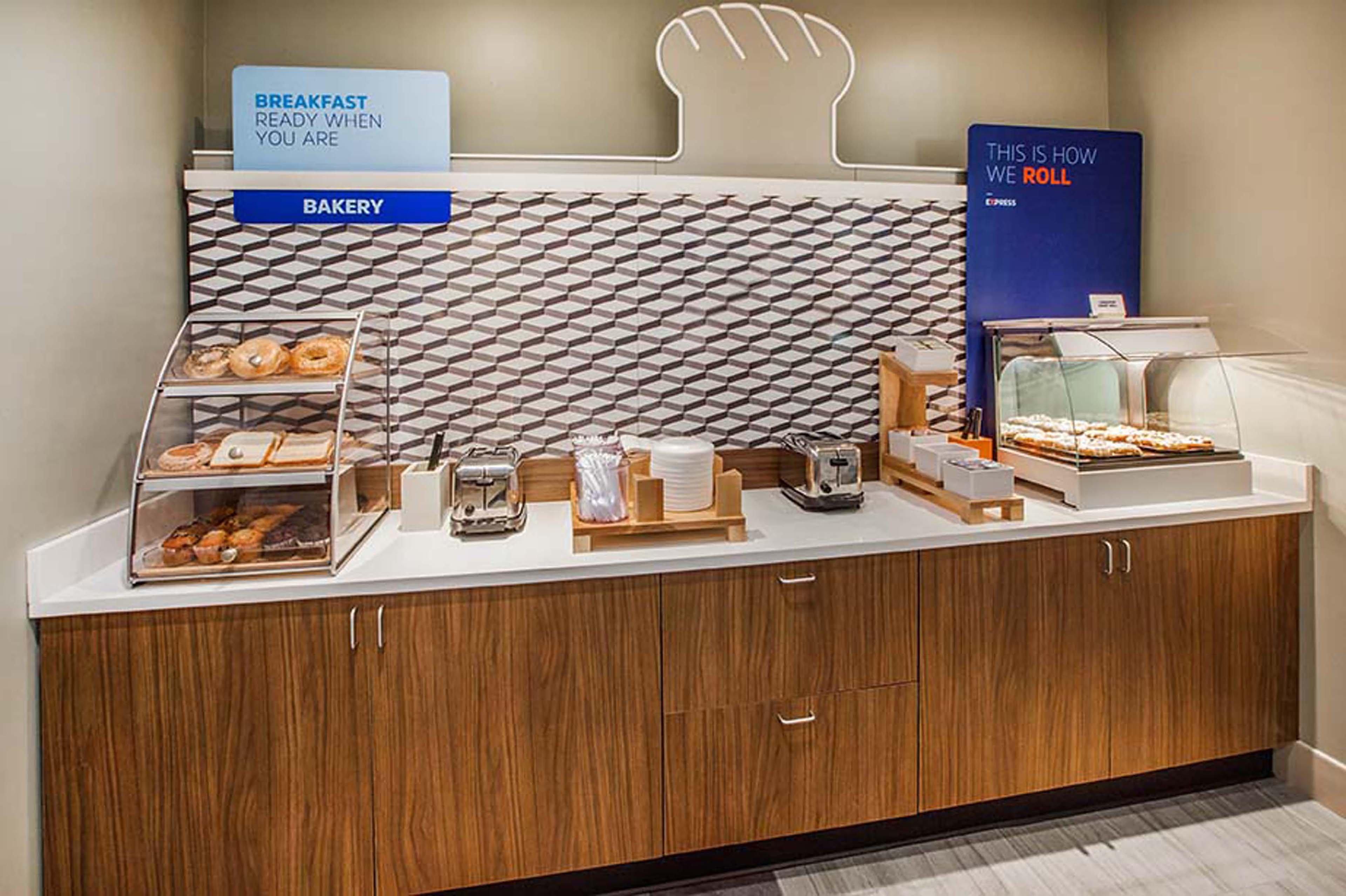 Holiday Inn Express & Suites Rocky Mount Smith Mountain Lake By Ihg Extérieur photo