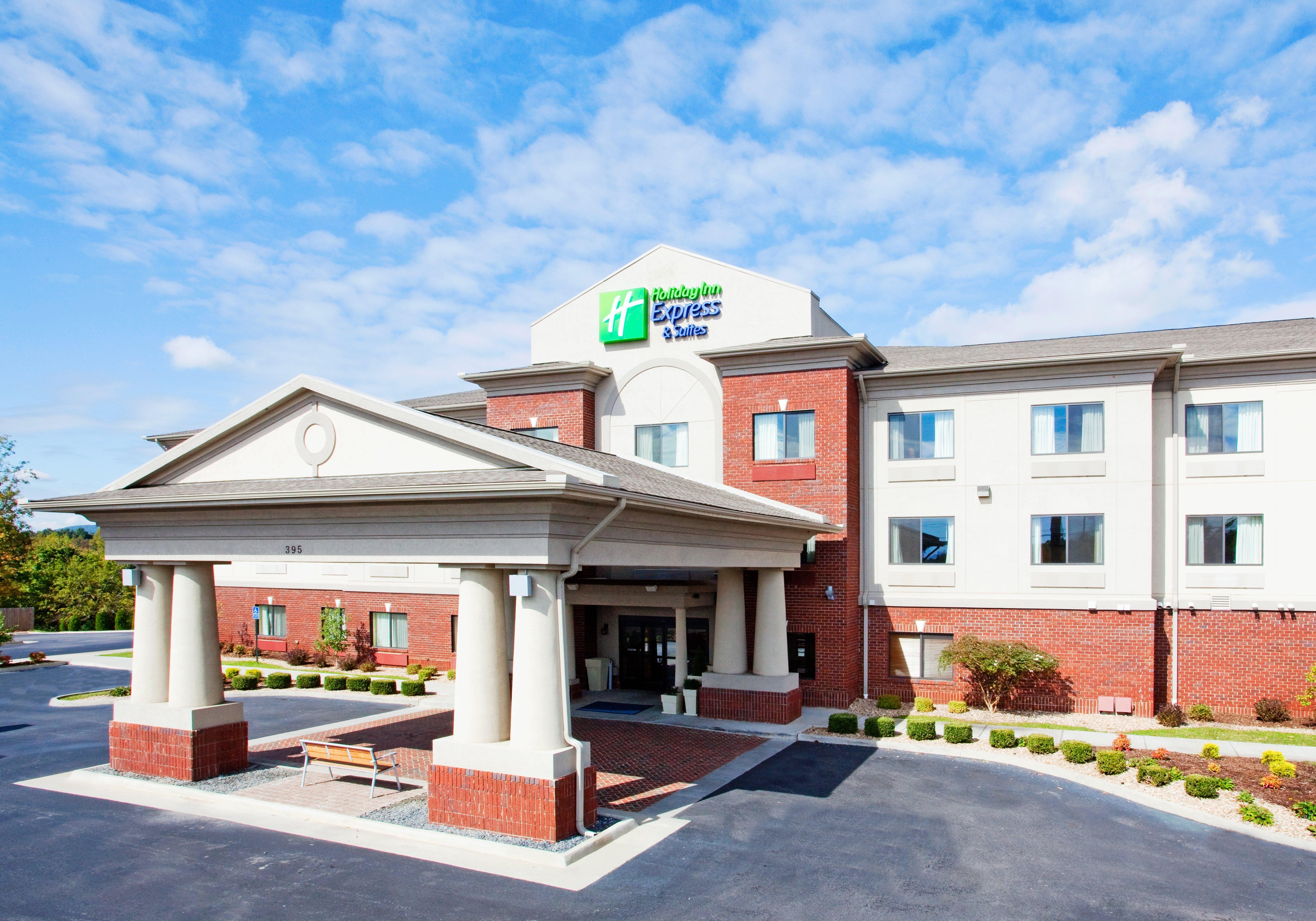 Holiday Inn Express & Suites Rocky Mount Smith Mountain Lake By Ihg Extérieur photo