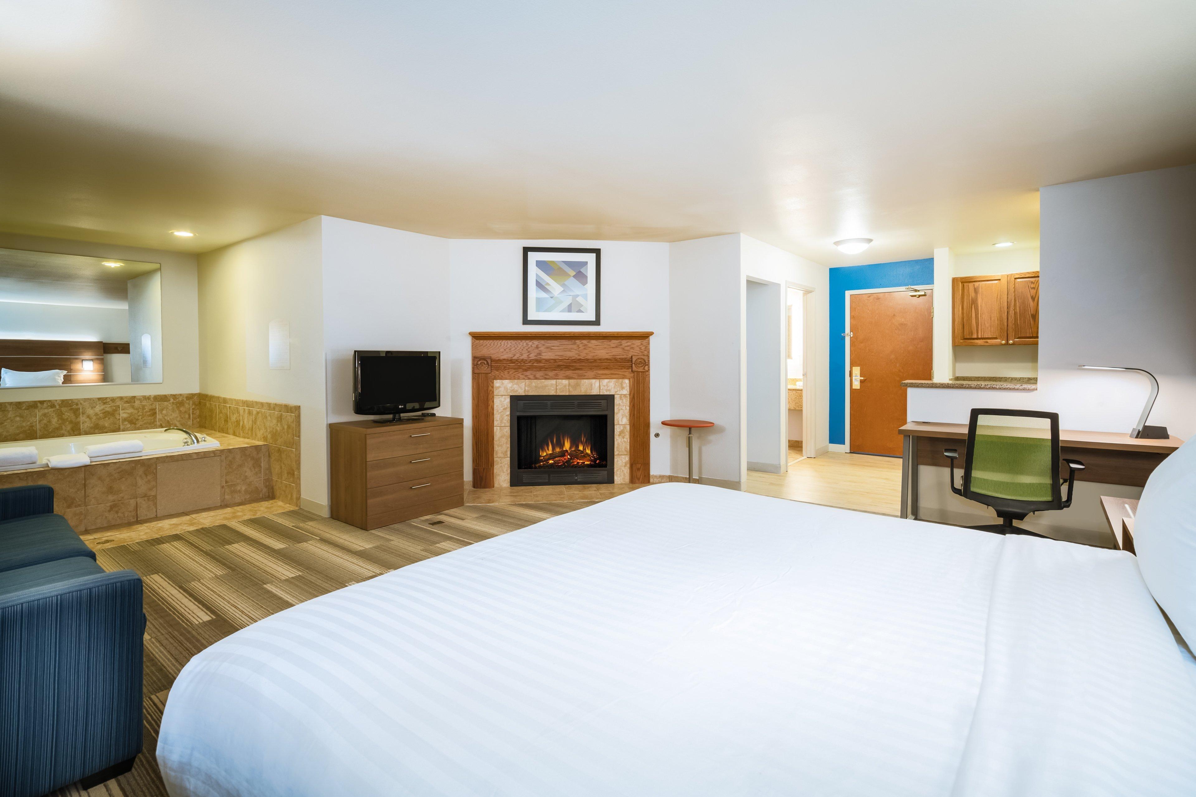 Holiday Inn Express & Suites Rocky Mount Smith Mountain Lake By Ihg Extérieur photo