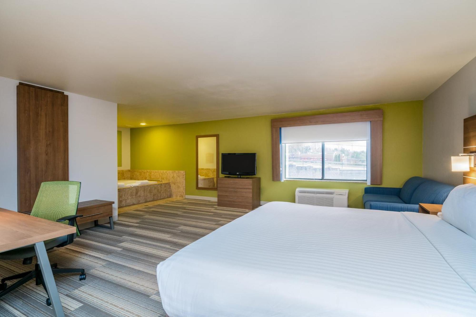 Holiday Inn Express & Suites Rocky Mount Smith Mountain Lake By Ihg Extérieur photo