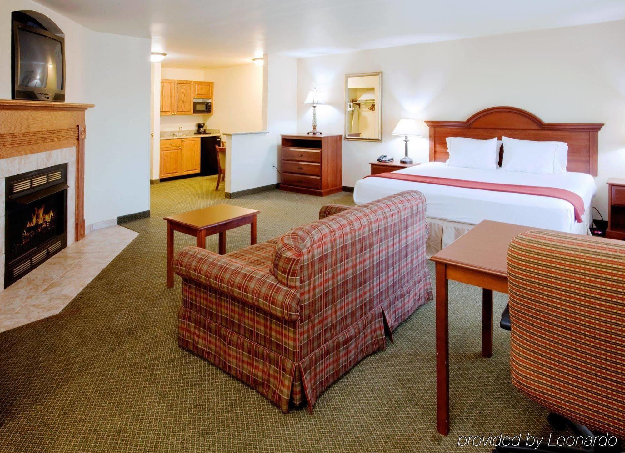Holiday Inn Express & Suites Rocky Mount Smith Mountain Lake By Ihg Chambre photo